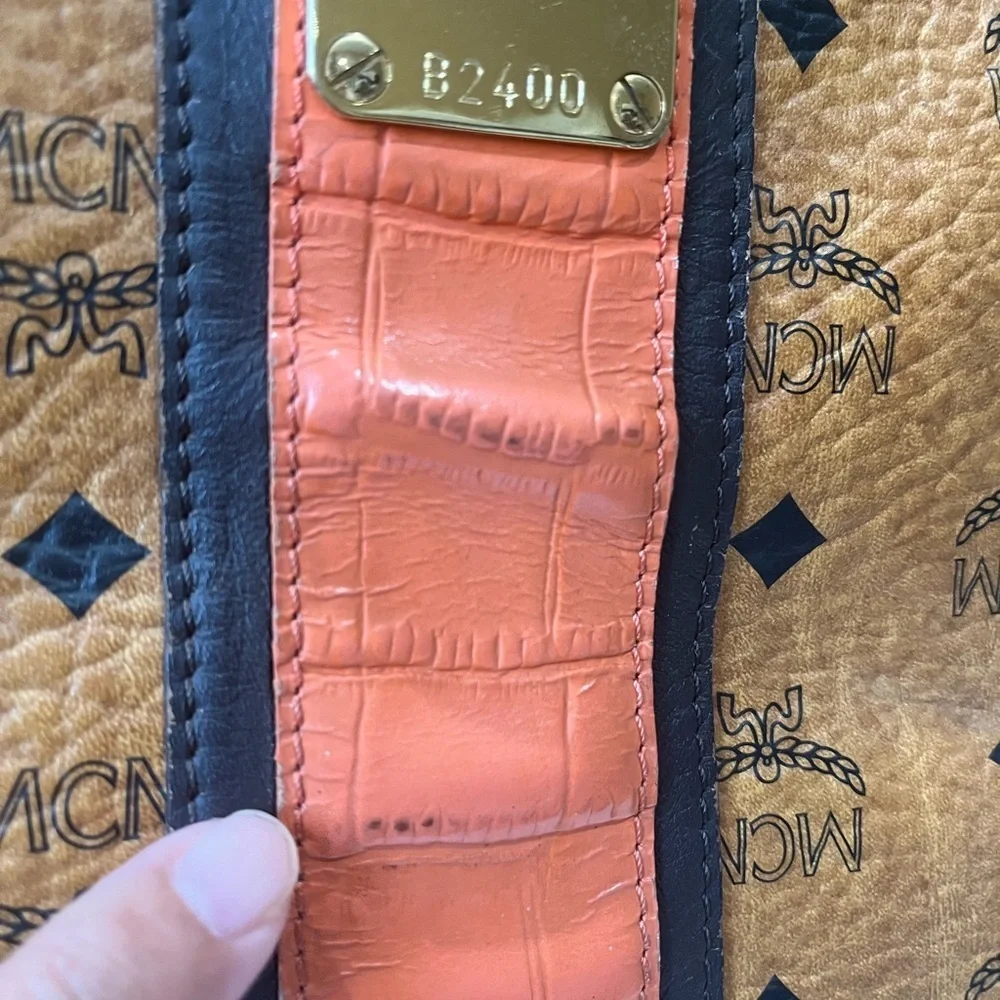 MCM COGNAC VISETOS SHOPPING TOTE - Picture 15 of 16